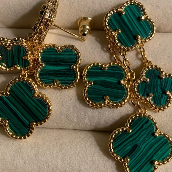 Sold out mother of pearl green four leaf clover drop earrings - Picture 6 of 7